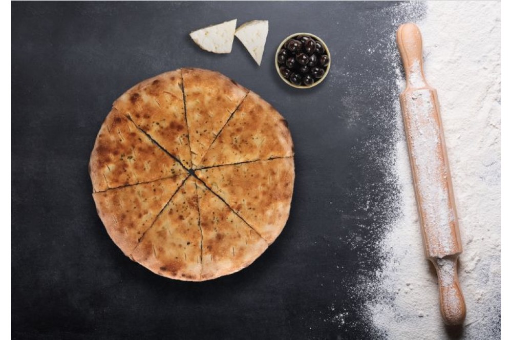 FOCACCIA CU PARMEZAN SI MASLINE